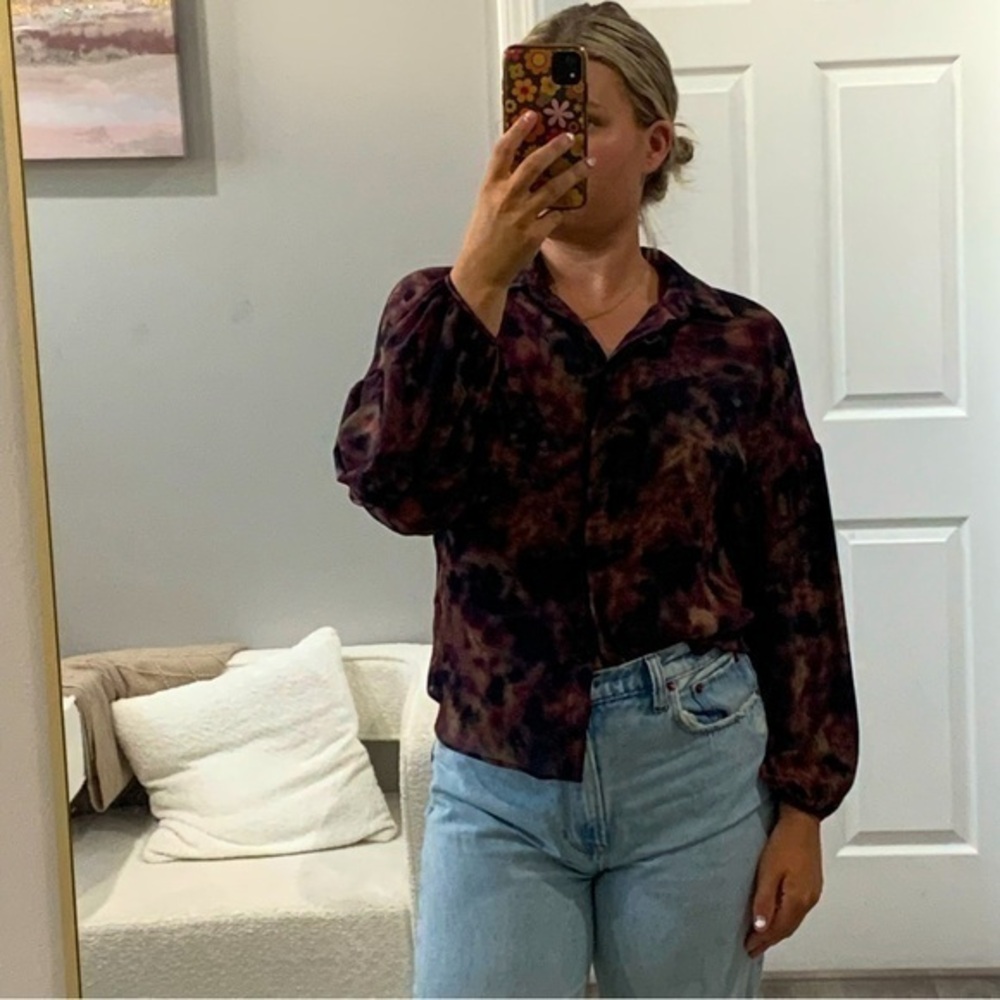 ✅ Amanda Uprichard Blouse Tie Dye Button Down in Plum